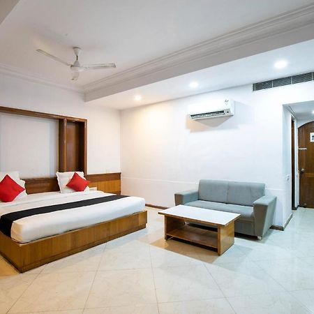 Collection O 49275 Hotel Suman City Gandhinagar Exteriör bild