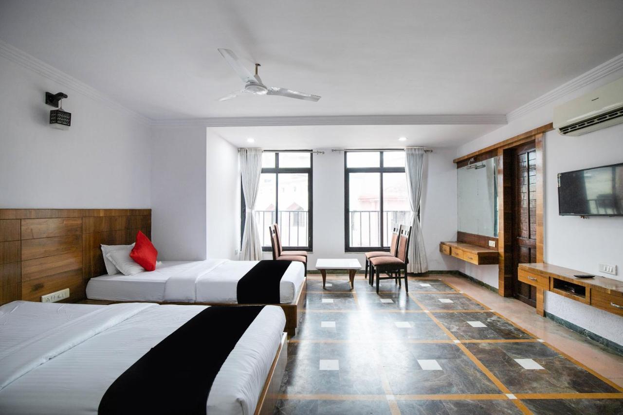 Collection O 49275 Hotel Suman City Gandhinagar Exteriör bild