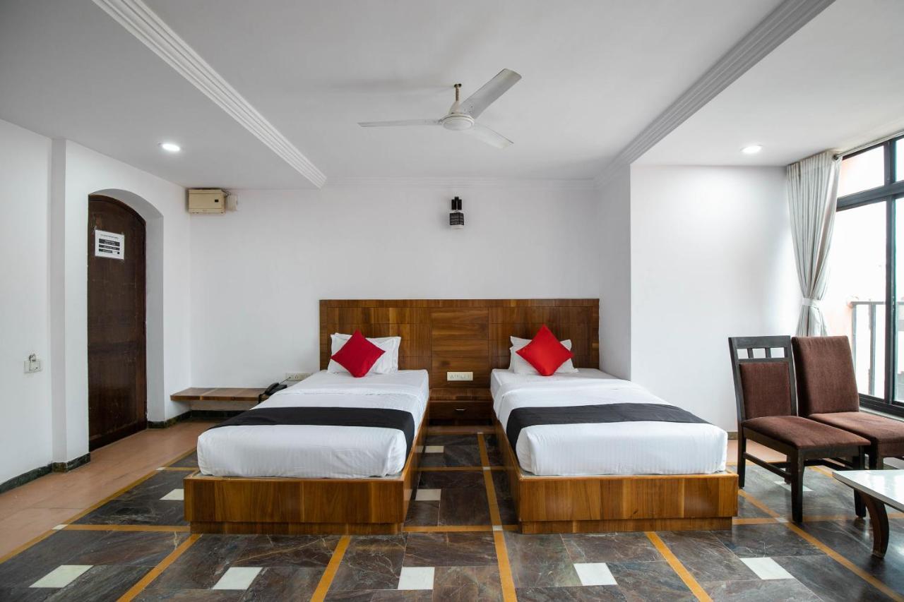 Collection O 49275 Hotel Suman City Gandhinagar Exteriör bild